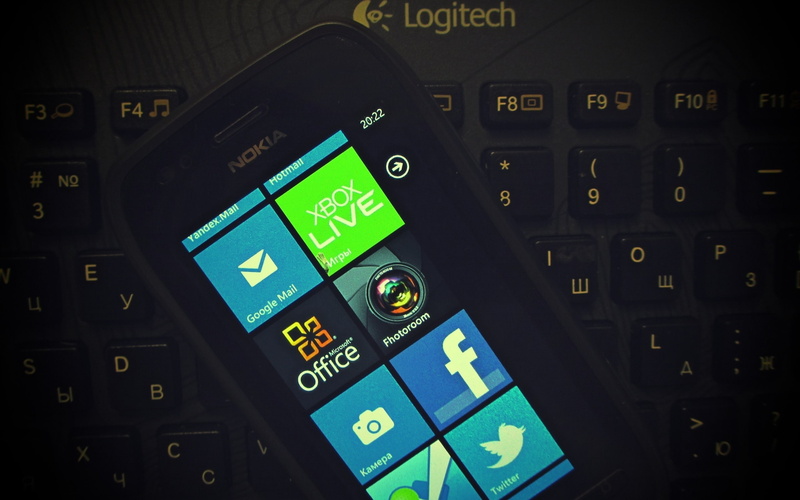 detail, Mobile phone, text, Logitech, airplane, Touch screen, indoors, communication, air vehicle, Keyboard, no people, complexity, cockpit, vehicle interior