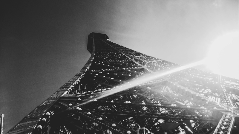 day, 4K, office building, sunlight, outdoors, flare, city, built structure, no people, close-up, skyscraper, lens flare, sunbeam, black, sky, fantasyflip