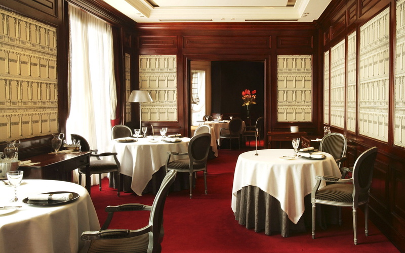 day, furniture, decor, red, food And Drink, fine, tablecloth, seat, dinner, chairs, hotel, business, empty, luxury, design, modern, white, electric lamp