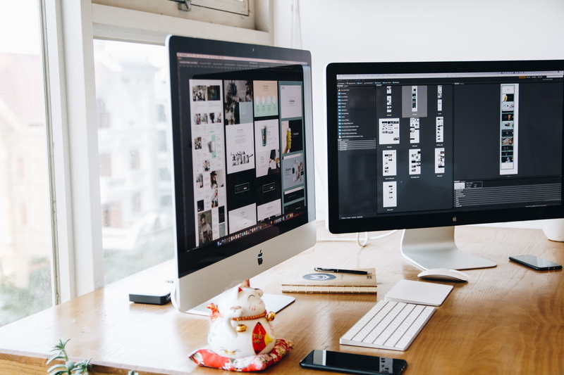 keyboard, men, decor, imac, table, lifestyles, computer, connection, computer monitor, business, 5K, day, apple, domestic room, desk, monitors, technology
