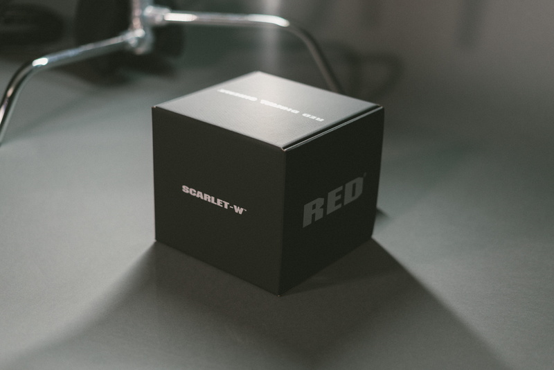 setup, power, camera, order, red, focus on foreground, equipment, texture, single object, 8K, red dragon, business, domestic room, box, videography, text