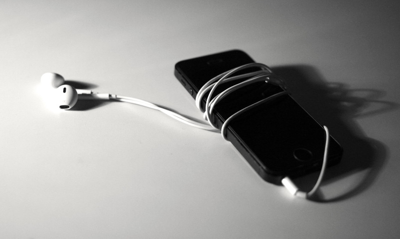communication, Headphones, indoors, still life, music, iPhone 5, EarPods, IPhone, arts culture and entertainment, high angle view, 1080P, connection, technology