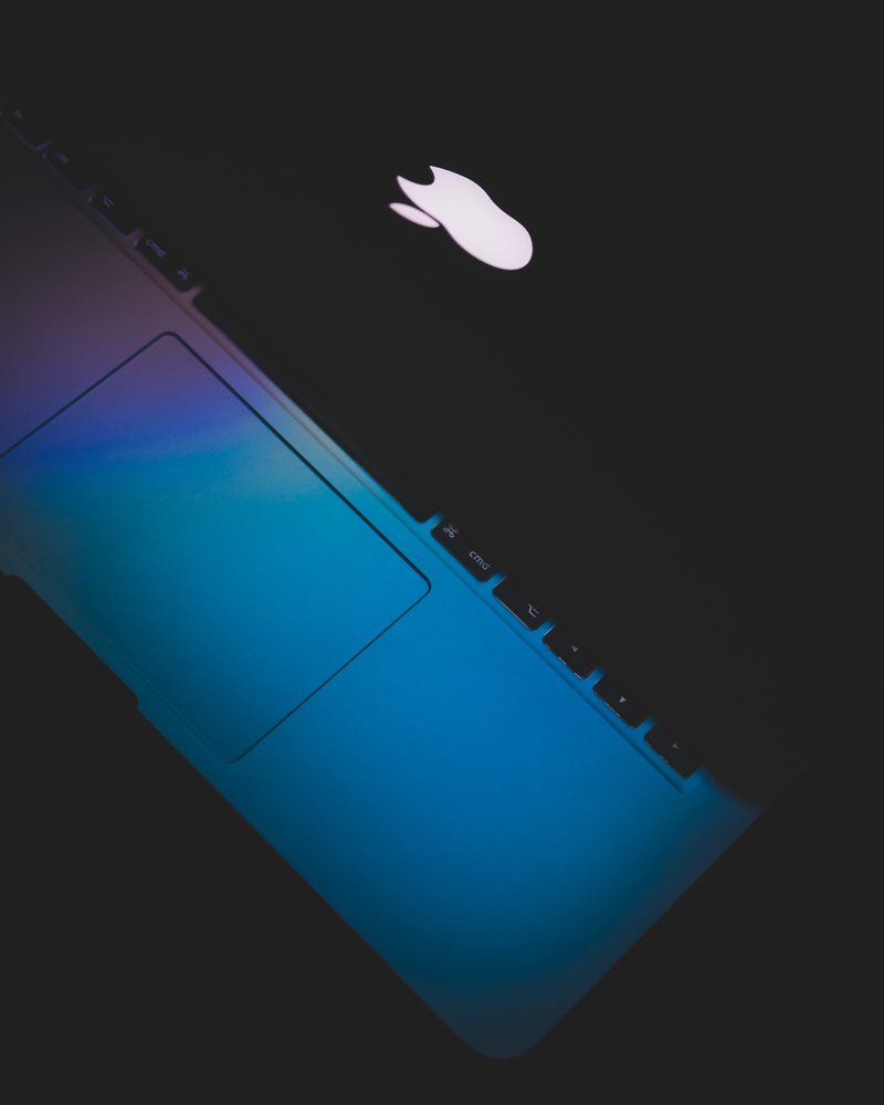 illuminated, apple, nature, blue, desk, technology, light, sky, 4K, moon, pro, clean, low angle view, no people, dim, astronomy, work, programming, green