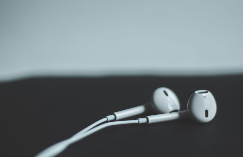 computer, black color, netherlands, earpods, zwijndrecht, arts culture and entertainment, technology, communication, headphones, 5K, studio shot, iphone