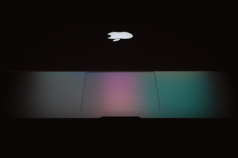 lighting, desktop, silhouette, color, black, screen, turned, copy space, spotlight, moonlight, mac, moon, pro, night, electronics, geometric shape