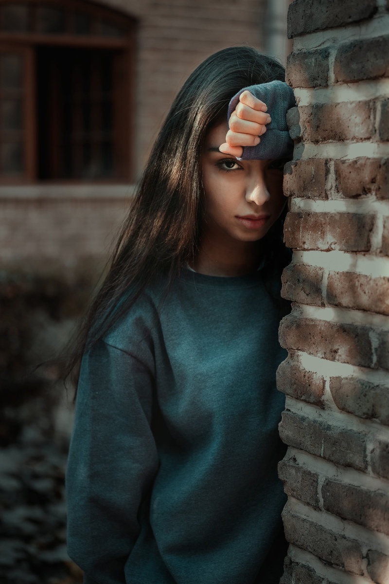 looking at camera, one person, wall - building feature, front view, girl, lifestyles, day, casual clothing, girls, clothing, negarestan garden, iran, standing
