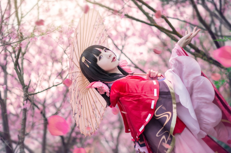 spring, petals, look, walk, pose, mood, flowering, flowers, trees, 1080P, Asian, umbrella, face, girl, costume, brunette, garden, cosplay, image, branches