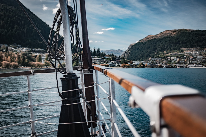 sailing boat, bridge, metal, 4K, built structure, sail boat, aquarium, photo, sea, beauty in nature, boat, architecture, scenery, human hand, mode of transportation