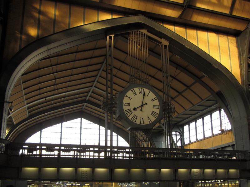 roman numeral, rail transportation, Hamburg, geometric shape, ceiling, Central Station, central station, station, 1080P, roof, day, minute hand, railroad station