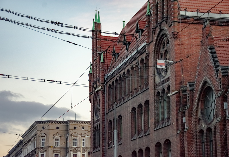façades, crane - construction machinery, building exterior, facade, 5K, city, cable, old, the walls of the, no people, construction site, window, development