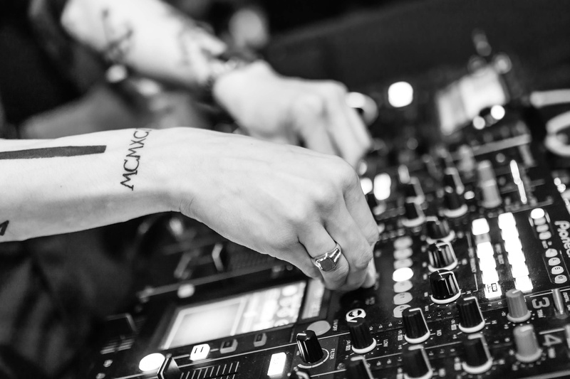 adult, mixing, enjoy, hand, instrument, musica, fun, friends, skill, 4K, light, mixer, men, electronic, dance, entertainment, dj, audio, club, stage, sound recording equipment