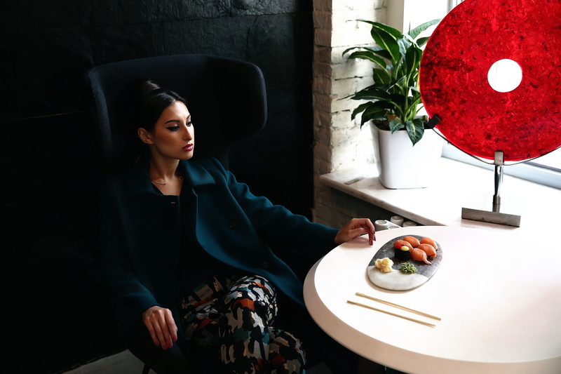 girl, 2K, restaurant, Ilona Chin, East restraint