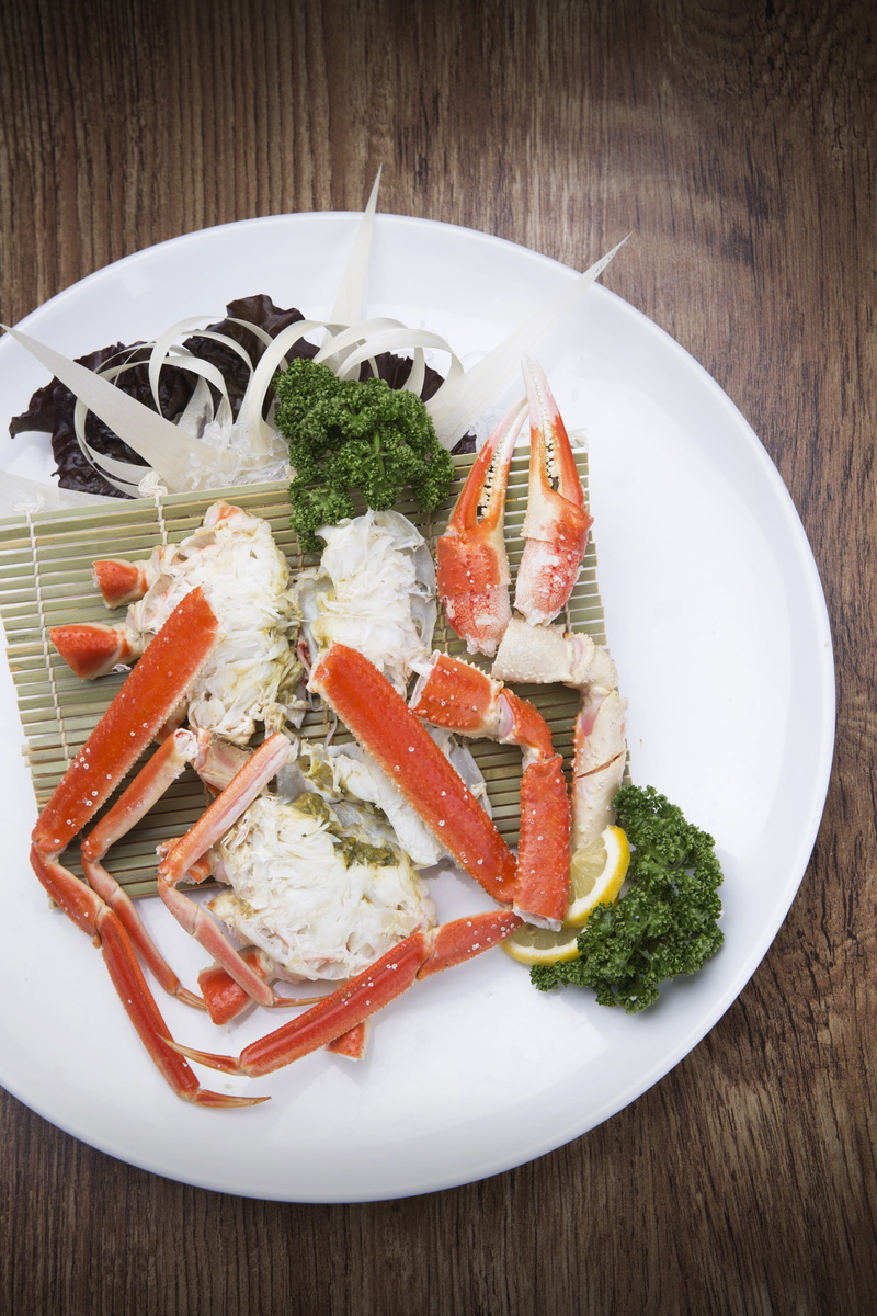 serving size, no people, snow crab, food, temptation, self-restraint up to, ready-to-eat, close-up, food and drink, wellbeing, healthy eating, wood - material
