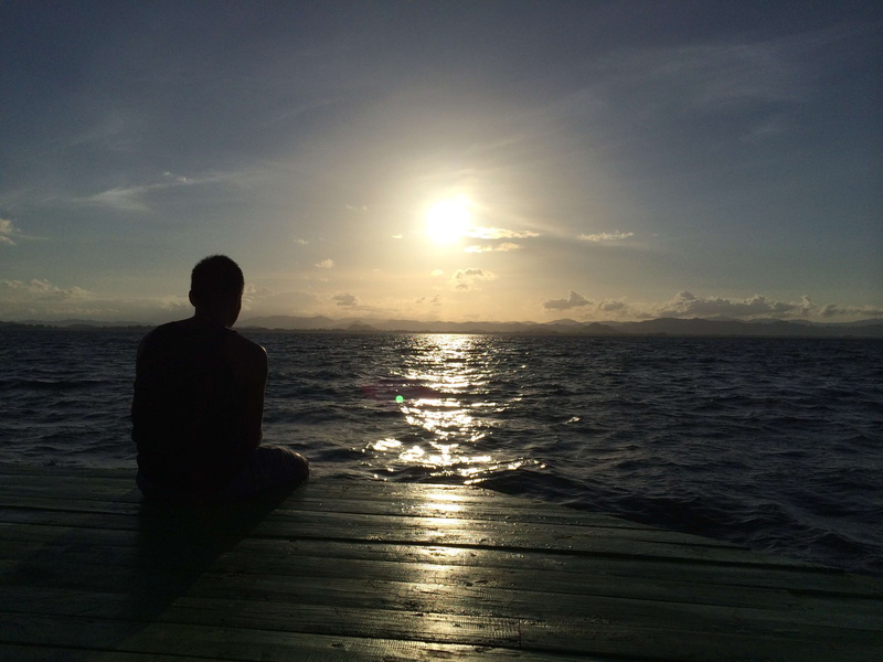 horizon over water, sea, nature, sun, real people, water, leisure activity, reflection, silhouette, beauty in nature, thailand, tranquility, sky, scenics - nature