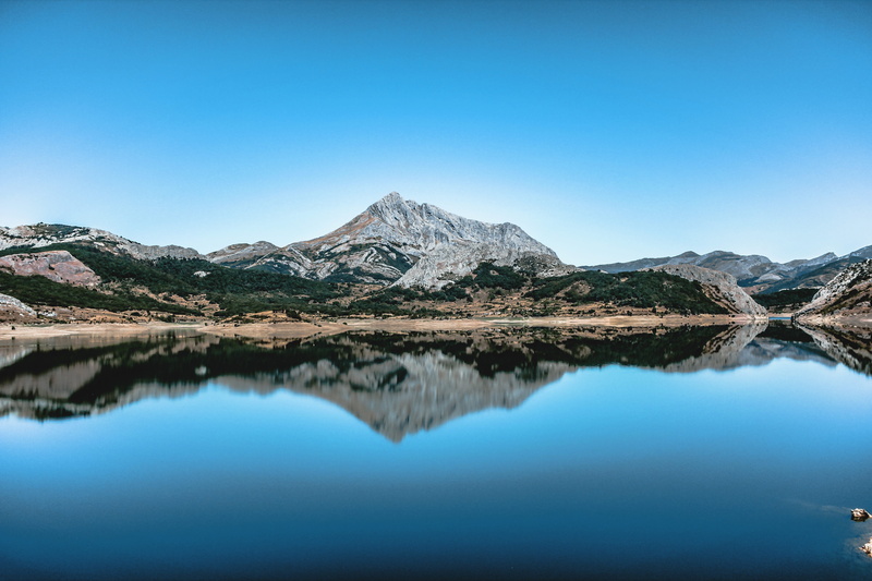 sky, reflect, porma, bluebird, peak, explore, castilla y leon, snowcapped mountain, adventure, tranquil scene, beauty in nature, leon, no people, blue