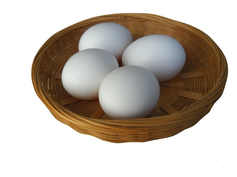 raw Food, eggs, wellbeing, white background, fragility, basket, easter, life, still life, animal Egg, food, freshness, four, still, studio shot, no people