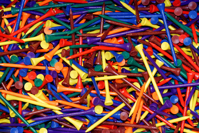 red, no people, sport, golf, backgrounds, choice, tangled, plastic, tee, golf tees, pins, abundance, variation, hobby, colored, office supply, equipment