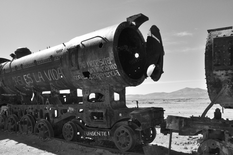 nature, Uyuni, armored tank, salt flat, obsolete, tank, sky, salar de uyuni, water, land, old, deterioration, steam locomotive, Train, transportation, 4K