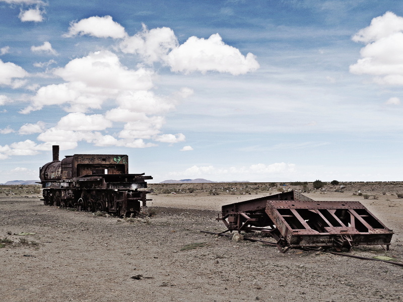 crash, environment, nature, bolivia, obsolete, damaged, arid climate, cloud - sky, outdoors, landscape, deterioration, no people, the salar de uyuni, ruined