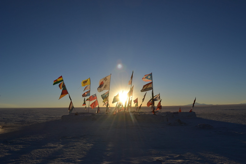 desert, horizon over water, nature, beauty in nature, sky, sunbeam, water, sun, bolivia, lens flare, outdoors, wind, patriotism, beach, countries, sand