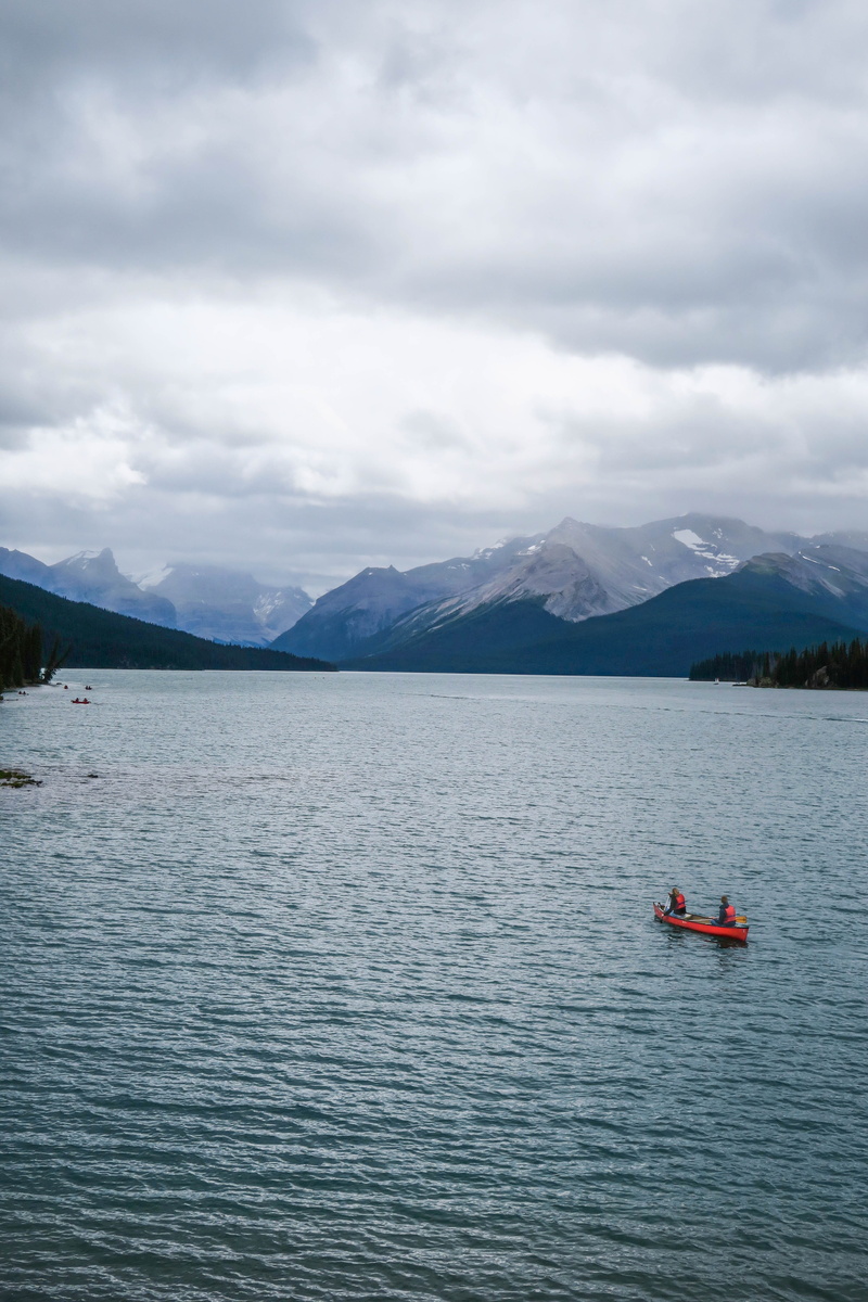  outdoors, non-urban scene, tranquil scene, glacier lake, mountain, waterfront, day, mountains, idyllic, beauty in nature, sky, cloud - sky, 5K