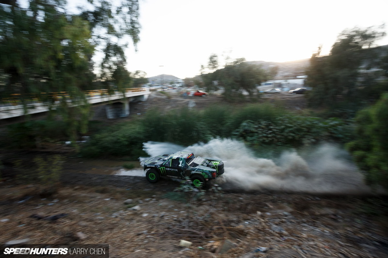 hd, action, road, 1080P, off, stop, trophy, truck, cars, silverado, chevrolet