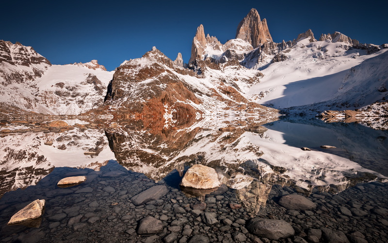 tranquil scene, reflections, day, brown, snow, laguna, blue, mountain range, rock - object, photography, water, tres, 4K, sky, rock, nature, rocks, scenics - nature