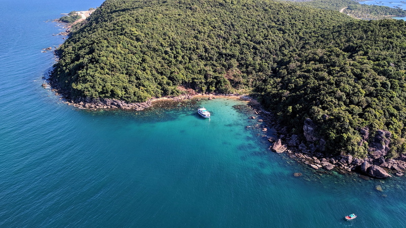 nature, phu quoc, tree, idyllic, high angle view, land, tranquil scene, outdoors, plant, island, travel, tranquility, day, lagoon, turquoise colored, water