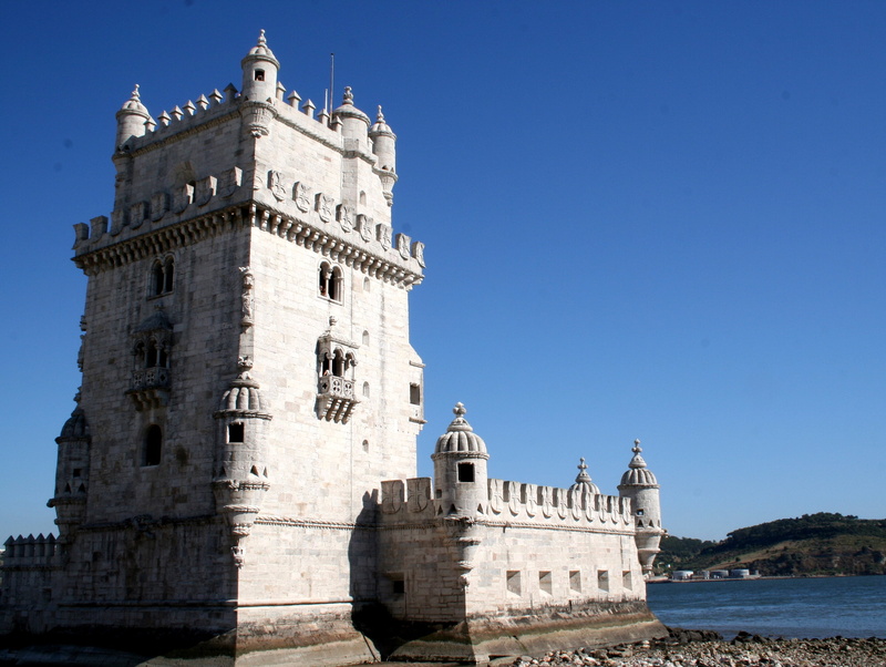 portuguese, building exterior, old, building, historic, tagus, 2K, nature, travel, famous Place, built structure, the past, castle, europe, clear sky
