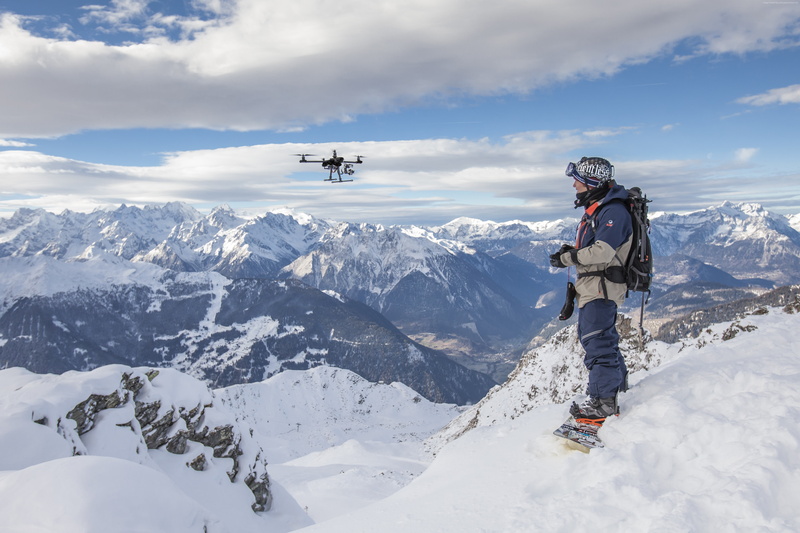 lifestyles, full length, sport, white color, snow, adventure, clothing, winter, one person, GoPro, cold temperature, warm clothing, test, mountain range