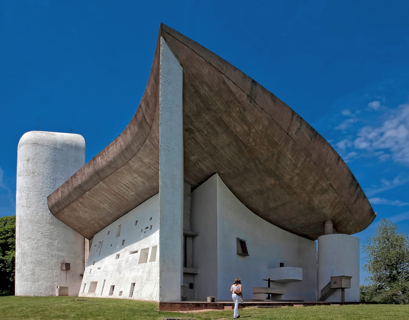 curve, shell, 4K, window, grass, incidental people, built structure, 13 rue de la chapelle, full length, building exterior, sunlight, modern, church, travel destinations