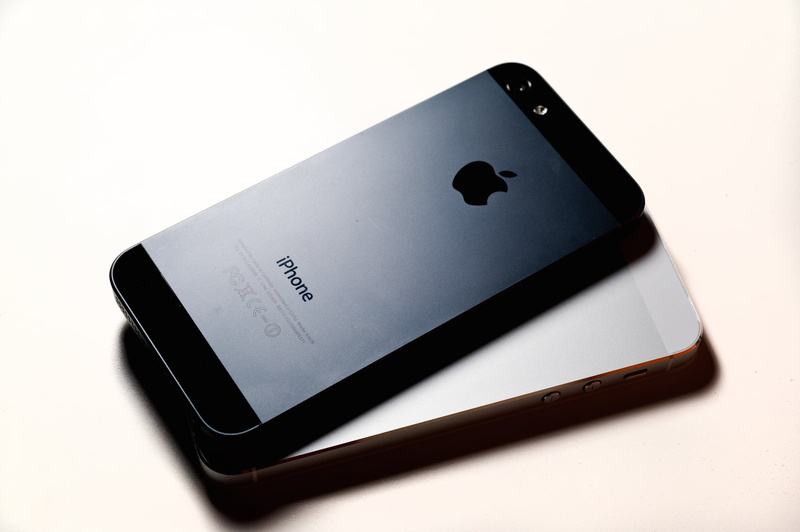 telecommunications Equipment, telephone, samsung, iphone, editorial, white, single Object, mobility, digital Tablet, iphone 6, portable Information Device