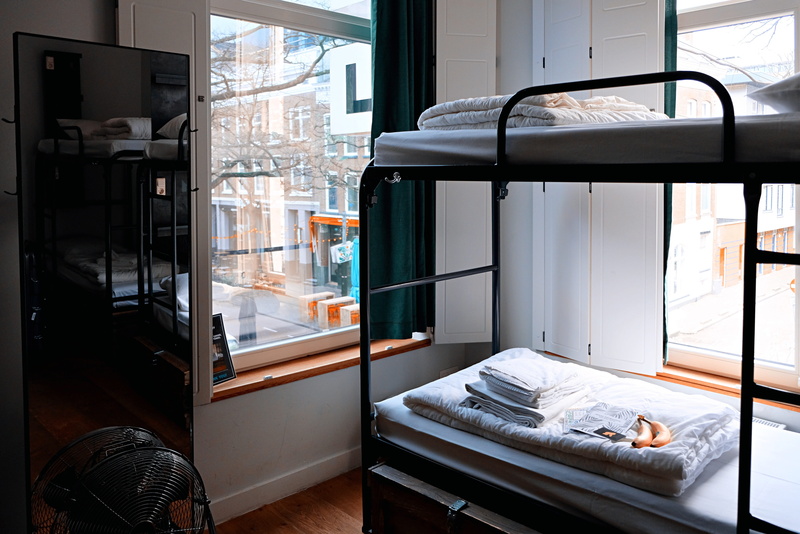 architecture, luxury, reflection, bed, bedroom, day, domestic room, transparent, 5K, nature, door, open, home, absence, furniture, glass - material, entrance