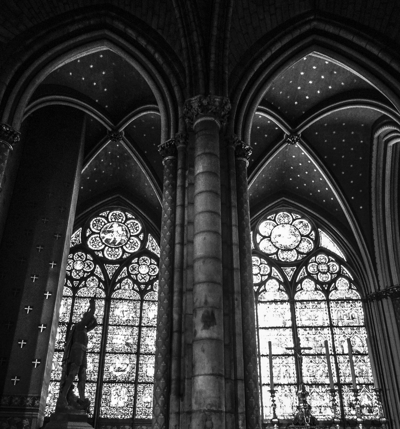 arch, gothic Style, indoors, old, low angle view, built structure, religion, city ​​center, architecture and art, notredam up, cathedral, reverse light