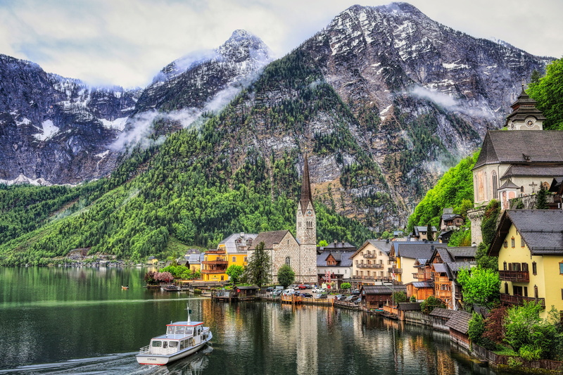 town, Austria, home, Hallstatt, Alps, boat, Lake Hallstatt, 5K, lake, building, mountains, Church, ship