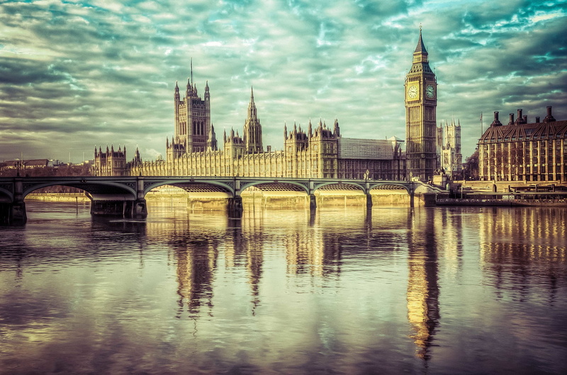 waterfront, bridge - man made structure, 4K, spire, travel destinations, The Palace of Westminster, cloud - sky, connection, The great bell, tall - high