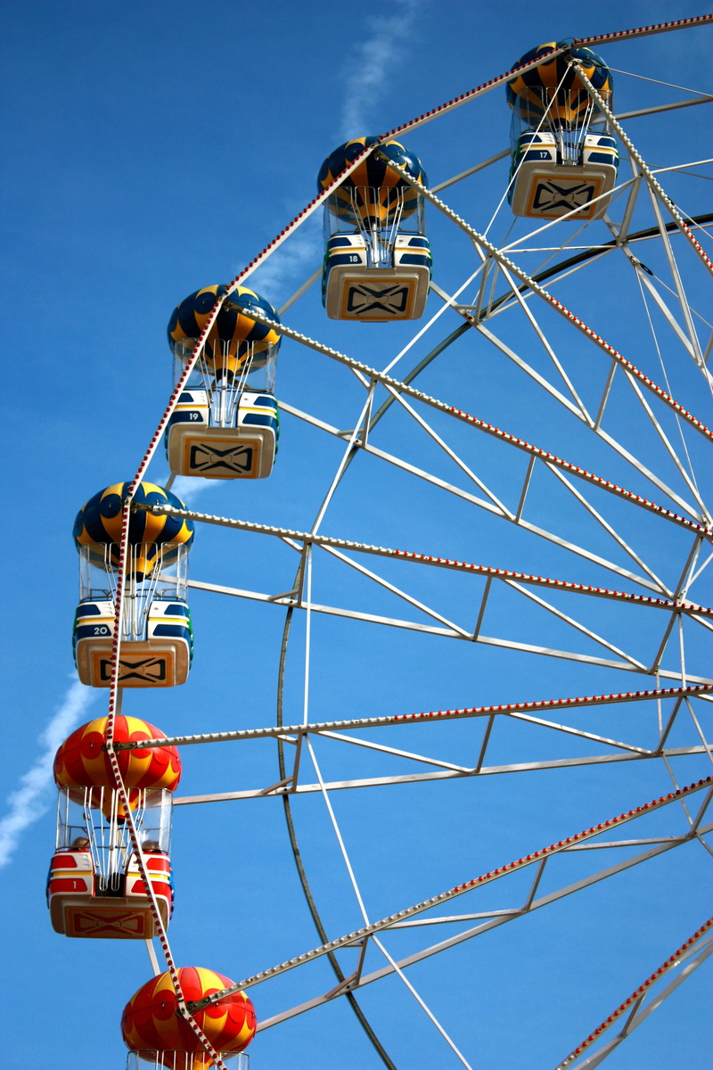 outdoors, day, amusement park, summer, nature, sky, outdoor, 4K, low angle view, amusement park ride, blue, ferris, ride, fairground, traveling carnival