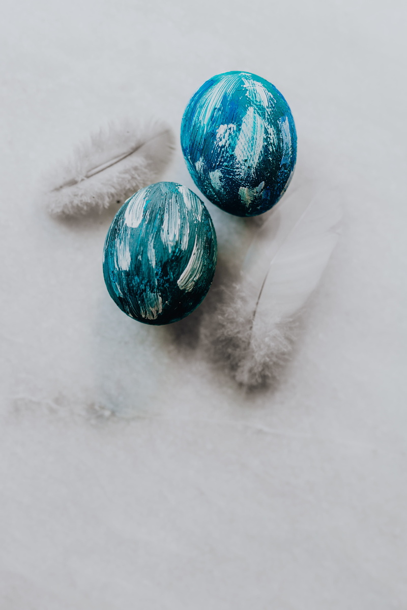 purple, blue, christmas decoration, close-up, shiny, indoors, medium group of objects, christmas ornament, 5K, holiday, eggs, high angle view, decoration