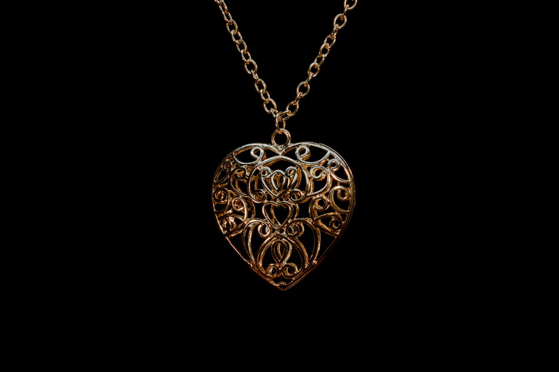 beautiful, suspension, creativity, golden, cut out, fashion, 5K, personal accessory, accessory, jewelry, heart shape, emotion, ornate, pendant, diamond - gemstone