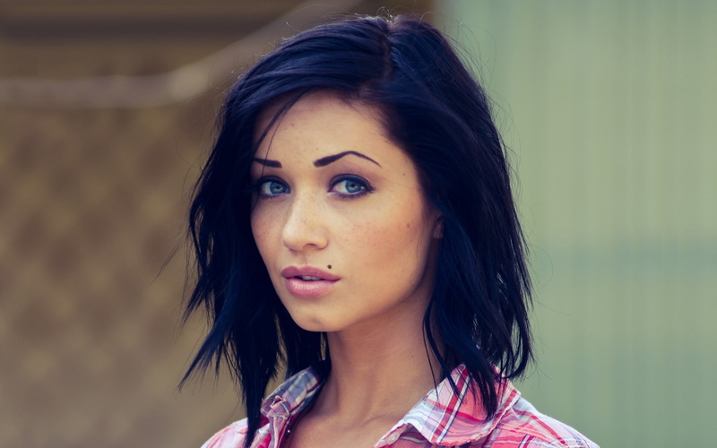 close-up, one person, real people, headshot, young women, beautiful woman, hair, young adult, women, looking at camera, contemplation, make-up, Sierra Love