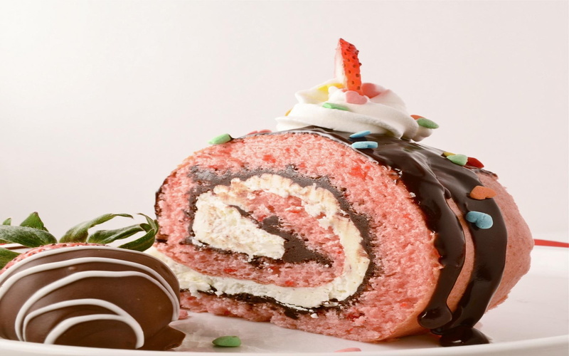covered, strawberry, delicious, frosting, fruit, cake, abstract, 1080P, chocolate, chocolated, whipcream, filling, creme, sweet