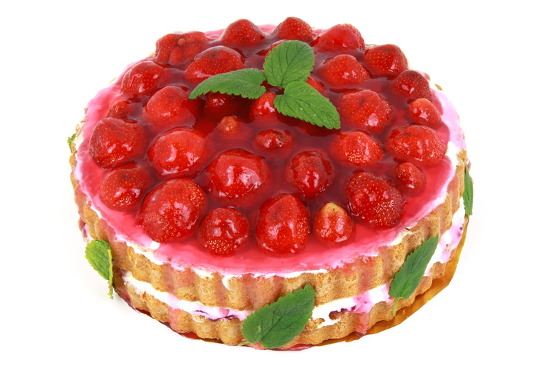 freshness, red, celebration, food, cut out, baked, indoors, temptation, white, baked pastry item, studio shot, strawberry cake, no people, torte, party