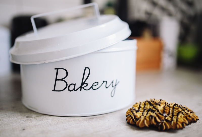 selective focus, event, sweets, 5K, no people, jar, text, western script, indoors, drink, food, food and drink, container, coffee - drink, cup, chocolate