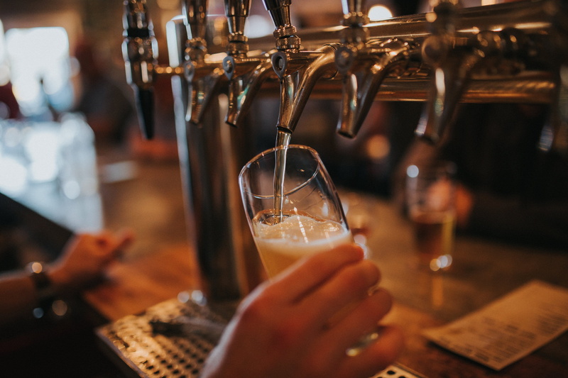 brewery, food and drink industry, 2K, hand, ale, happy hour, cup, bar counter, food and drink, business, pilsner, restaurant, glass, ipa, pouring beer