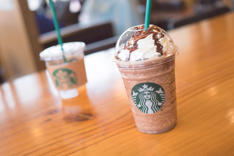 mint leaf - culinary, freshness, 5K, snack, food, starbucks, cold temperature, no people, straw, focus on foreground, food and drink, drinking straw, close-up