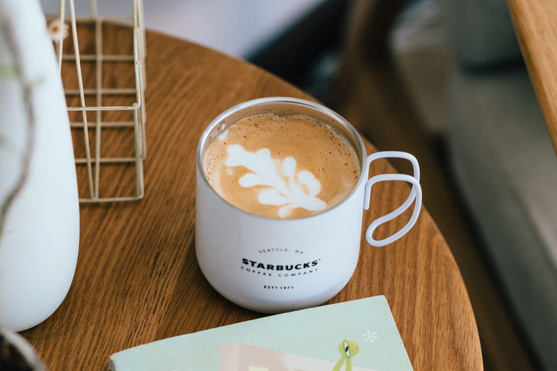 table, 5K, cup, hot drink, coffee shop, no people, cafe, saucer, coffee, crockery, starbucks, drink, latte, still life, cappuccino, white, refreshment