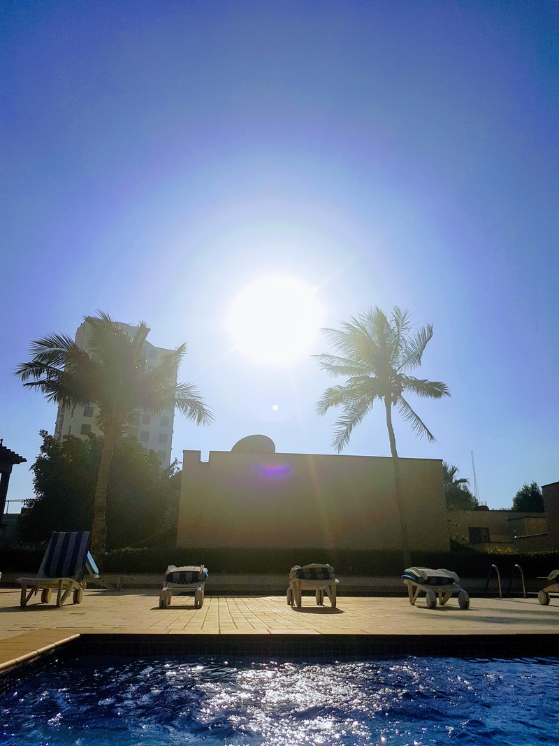 architecture, 4K, swimming pool, water, clear sky, lens flare, day, palm tree, saudi arabia, sunbeam, jeddah, sun, tree, transportation, 6939 talhah an nada