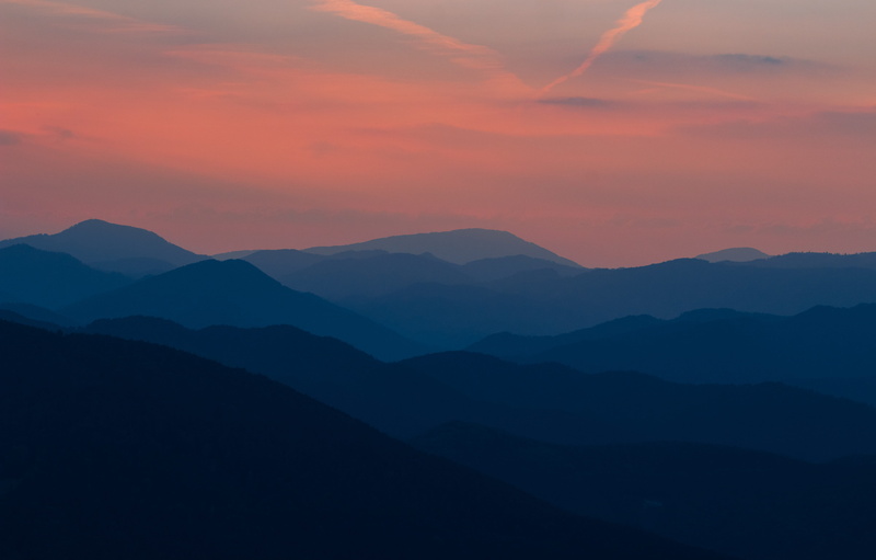 hohe wand, no people, clouds, non-urban scene, nature, environment, dawn, 85mm, tranquil scene, majestic, dramatic sky, idyllic, hazy, dusk, tranquility