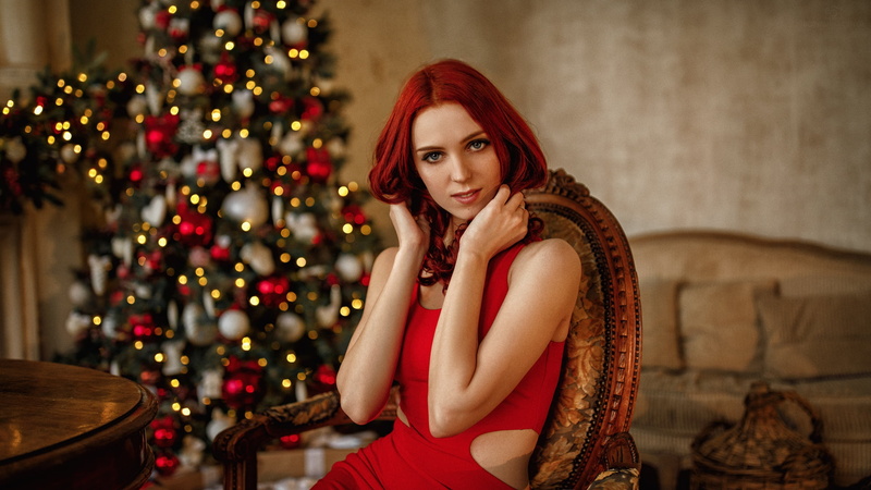 women, smiling, women indoors, dress, red dress, sitting, redhead, model, 2K, indoors, Christmas Tree, bokeh, looking at viewer, Christmas, table, holding hair