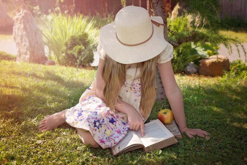real people, leisure activity, nature, summer, full length, human, land, grass, blond hair, out, sun hat, females, caucasian Ethnicity, portrait, holding